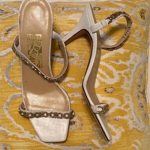 Salvatore Ferragamo White and Gold Chain Heels Size 9.5 VINTAGE
